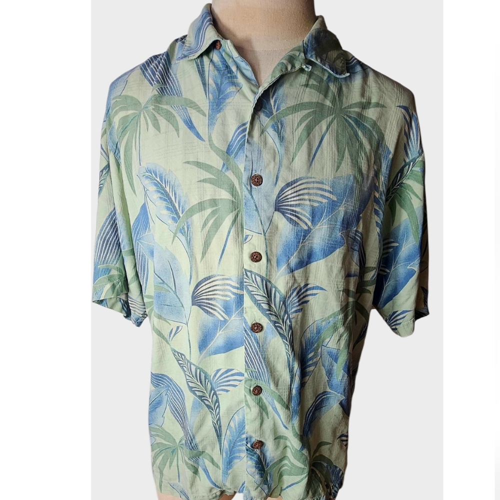 Tropical Leaf Print Button-Up Shirt
